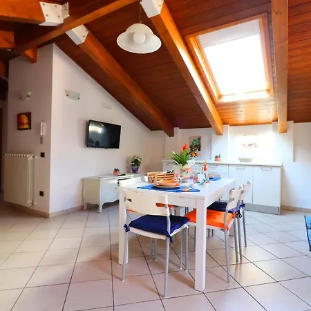 De Vivo Realty - Anthony House