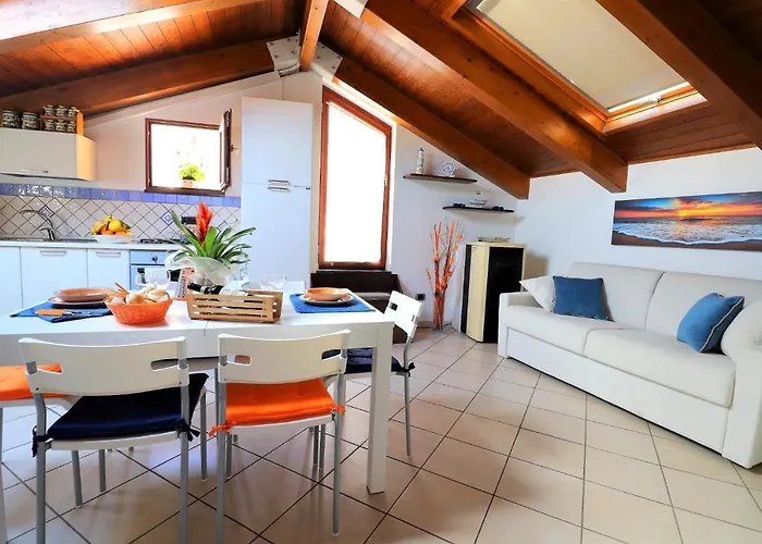 Anthony House - De Vivo Realty דירה